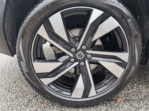 Certified 2023 Volvo XC40 B5 Plus w/ Protection Package Premier image 30