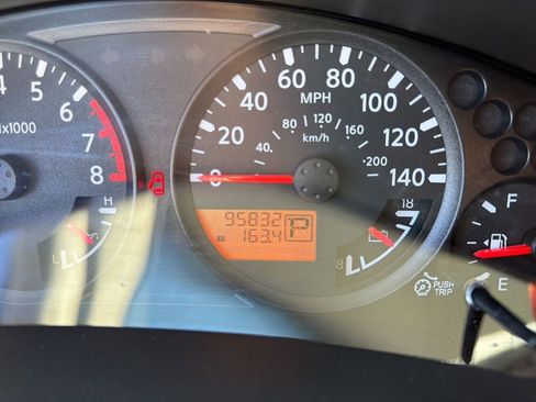 Used 2015 Nissan Frontier SV image 27