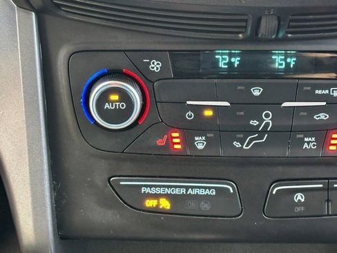 Used 2018 Ford Escape SEL image 29