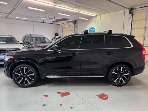 Used 2021 Volvo XC90 T6 Momentum w/ Climate Package image 6