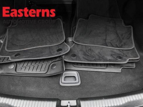 Used 2023 Mercedes-Benz C 300 4MATIC Sedan image 9