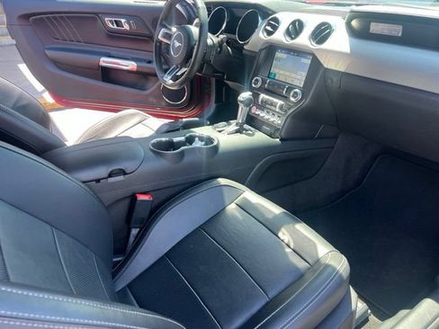 Used 2017 Ford Mustang GT Premium w/ Black Accent Package RWD image 7