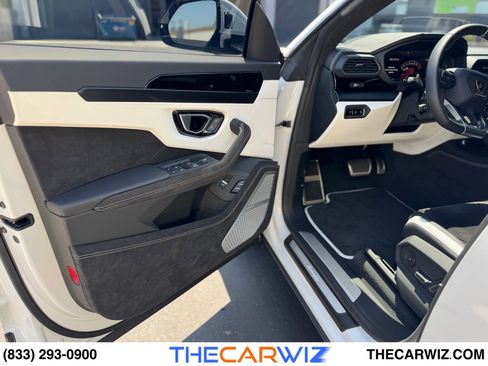 Used 2023 Lamborghini Urus S image 18