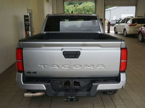 Used 2025 Toyota Tacoma TRD Off-Road AWD/4WD image 13