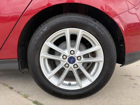 Used 2016 Ford Focus SE FWD image 9