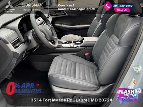 New 2025 Mitsubishi Outlander SE image 16