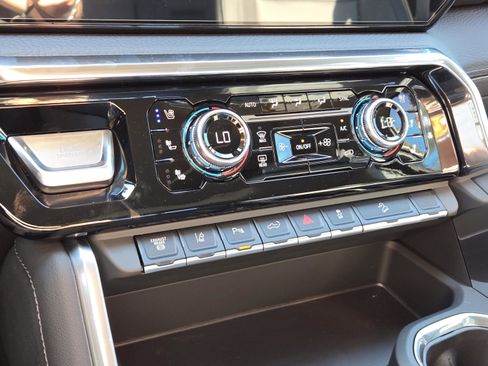 New 2025 GMC Sierra 2500 Denali w/ Denali Reserve Package image 16