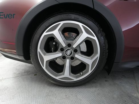 Used 2023 Porsche Taycan 4S AWD/4WD image 21