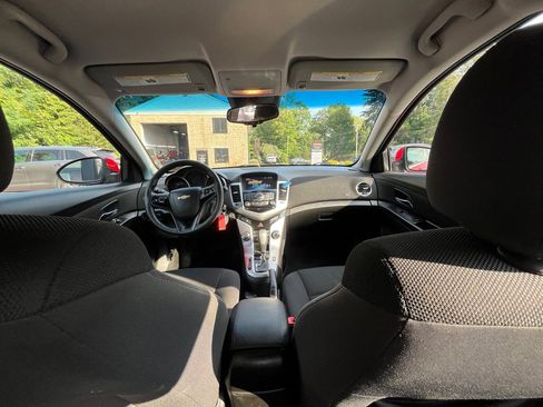 Used 2016 Chevrolet Cruze LT w/ Technology Package image 13