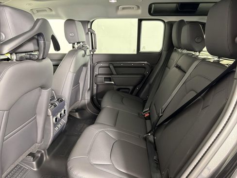 New 2026 Land Rover Defender 110 S image 27