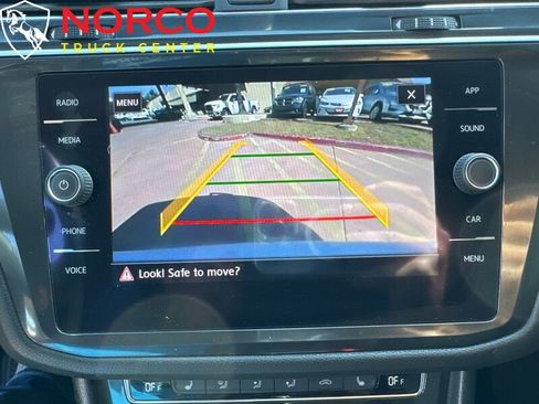 Used 2018 Volkswagen Tiguan SE image 23