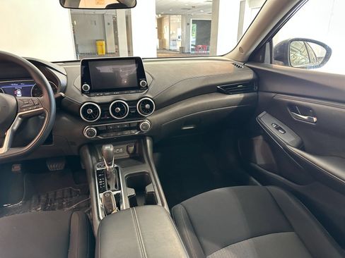 Used 2025 Nissan Sentra SV FWD image 34