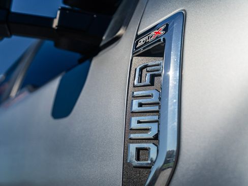 Used 2022 Ford F250 XL w/ STX Appearance Package image 12