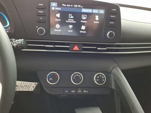 New 2026 Hyundai Elantra SE FWD image 18