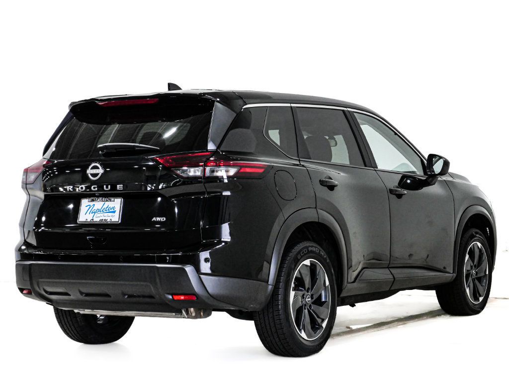 Used 2025 Nissan Rogue SV AWD/4WD image 6