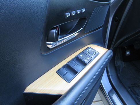 Used 2014 Lexus RX 450h AWD image 29