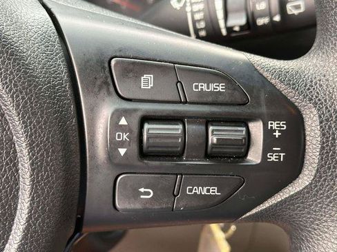 Used 2020 Kia Sedona LX FWD image 22