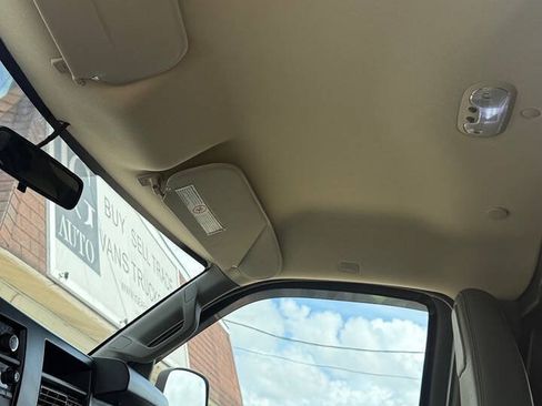 Used 2018 Chevrolet Express 2500 w/ Driver Convenience Package RWD image 17