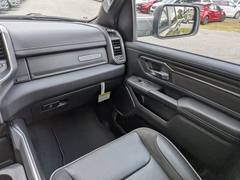 Used 2026 RAM 1500 Laramie AWD/4WD image 17