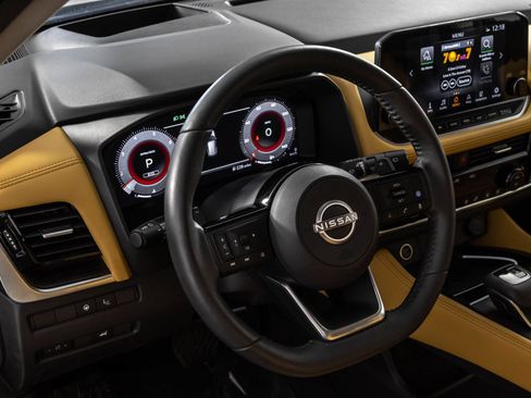 Used 2023 Nissan Rogue Platinum w/ Platinum Premium Package FWD image 36