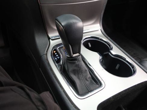 Used 2018 Jeep Grand Cherokee Altitude RWD image 27