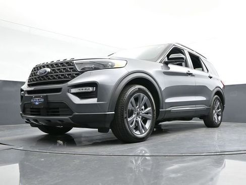 Used 2023 Ford Explorer XLT w/ Equipment Group 202A RWD image 35