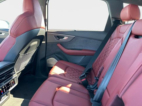 New 2026 Audi SQ7 Prestige image 12