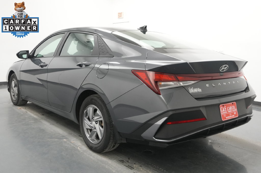Used 2024 Hyundai Elantra SE FWD image 6