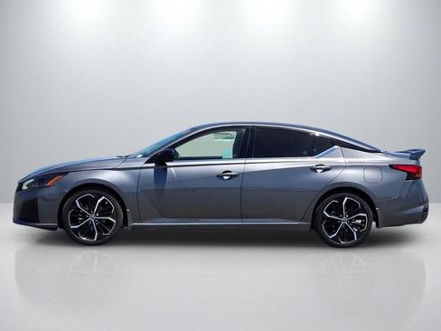 Used 2024 Nissan Altima 2.5 SR FWD image 8