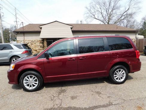 Used 2020 Dodge Grand Caravan SXT FWD image 11