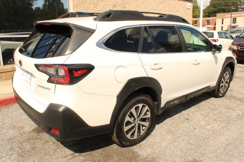 Used 2024 Subaru Outback Premium AWD/4WD image 4