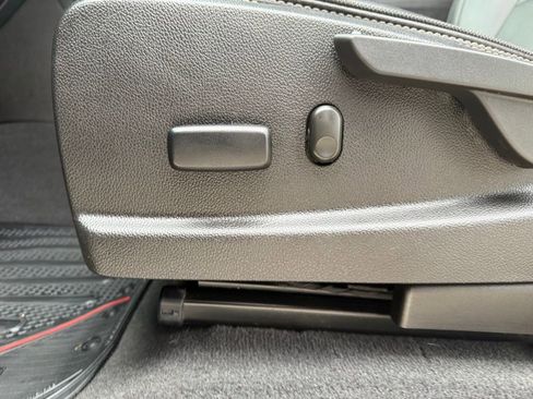 Used 2019 GMC Canyon Denali image 15