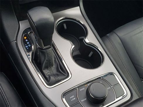 Used 2020 Jeep Grand Cherokee Limited X image 30