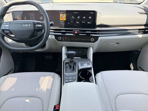 New 2026 Kia Sportage EX w/ EX Panorama Roof Package FWD image 9