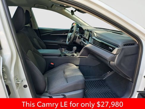 Used 2025 Toyota Camry LE FWD image 17