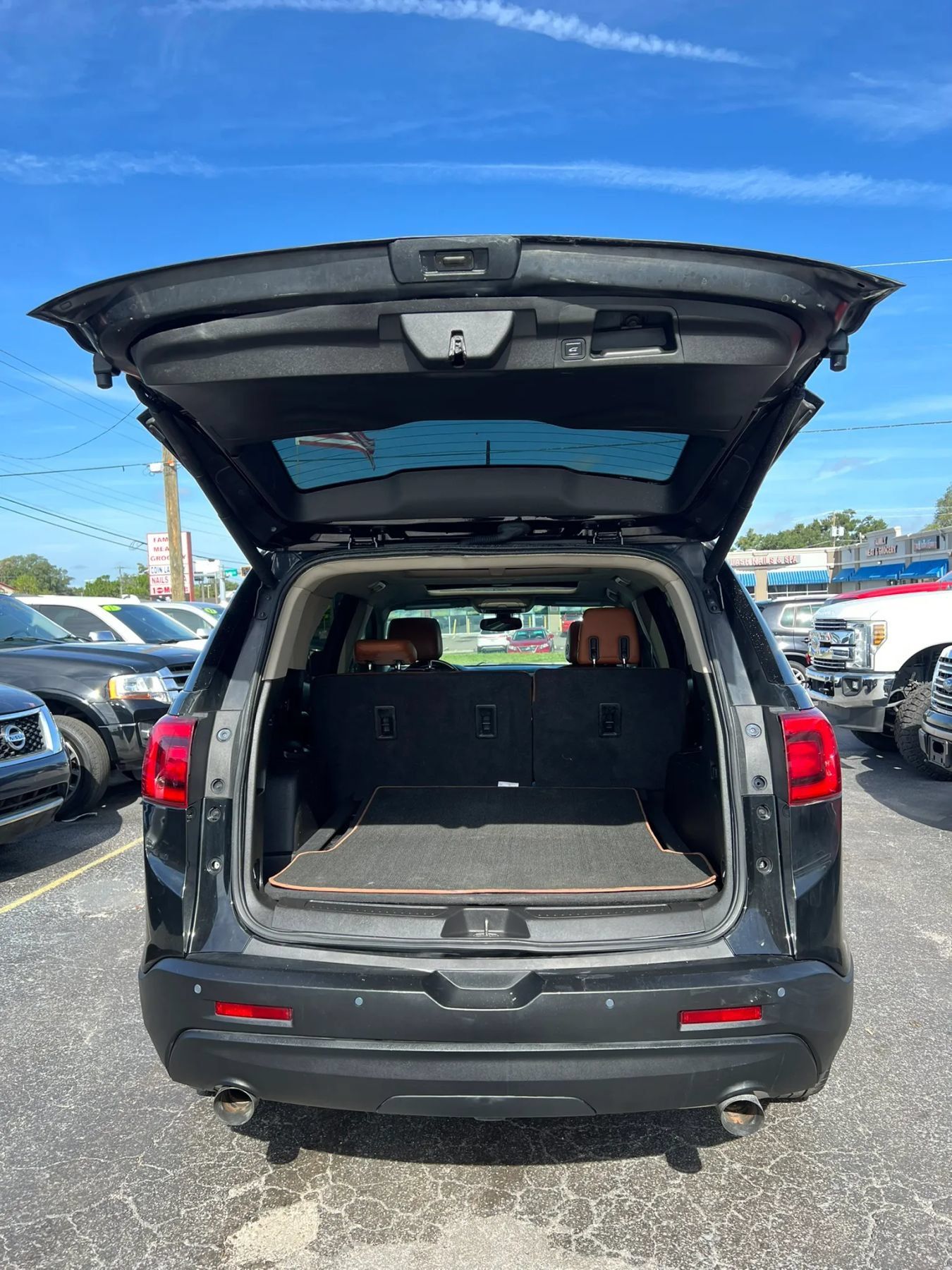 Used 2017 GMC Acadia SLT AWD/4WD image 18