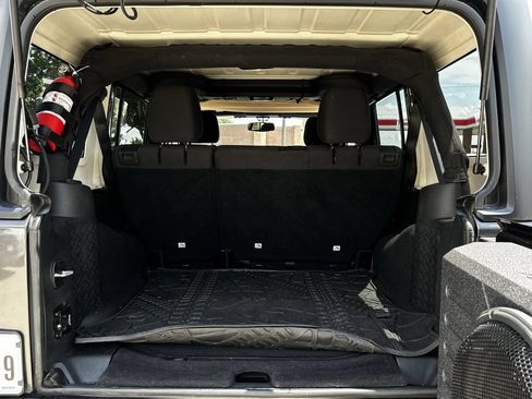 Used 2017 Jeep Wrangler Unlimited Sport w/ Quick Order Package 24S AWD/4WD image 28