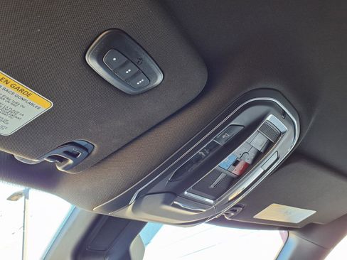 Certified 2024 Jeep Wagoneer L Series III w/ Flexible Seating Group image 16