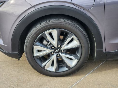 Used 2022 Chevrolet Bolt EUV LT w/ Convenience Package image 15