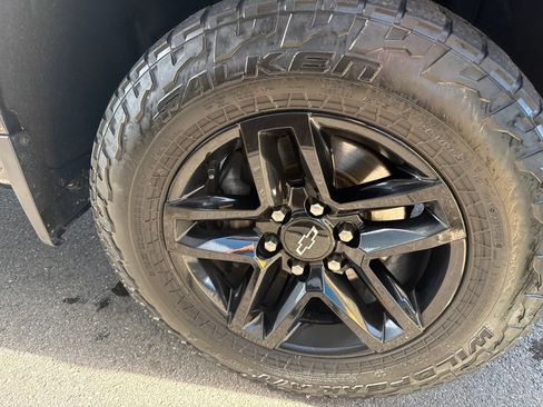 Used 2019 Chevrolet Silverado 1500 LT Trail Boss AWD/4WD image 12