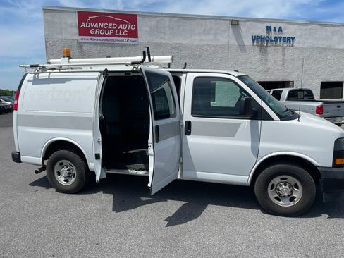 Used 2019 Chevrolet Express 2500 w/ Driver Convenience Package RWD image 13