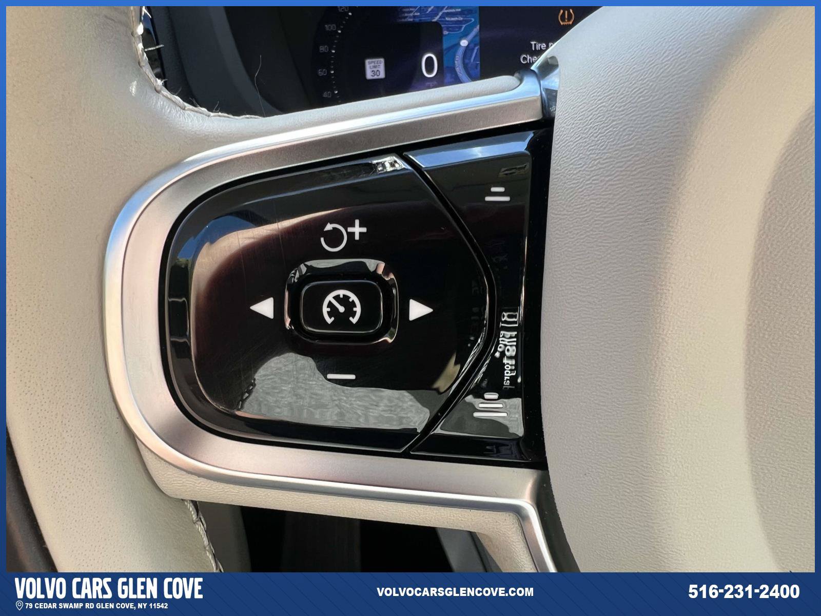 Certified 2024 Volvo XC60 B5 Plus AWD/4WD image 20