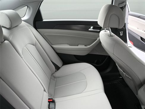 Used 2017 Hyundai Sonata Sport image 21