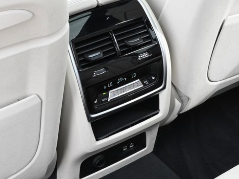 Used 2019 BMW X7 xDrive50i w/ M Sport Package image 30