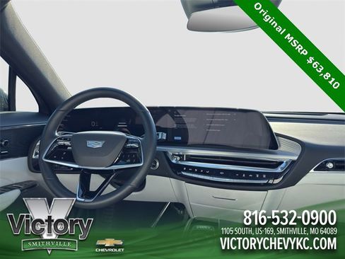 Used 2024 Cadillac Lyriq Sport image 14