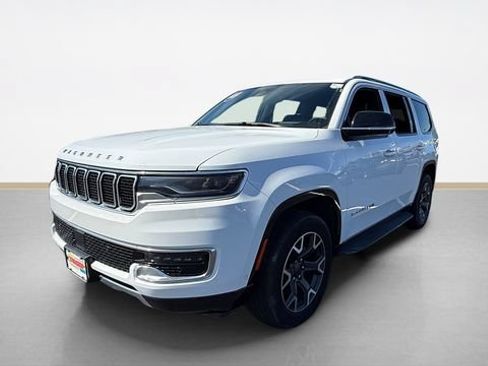 Used 2023 Jeep Wagoneer Series III w/ Preferred Equipment Group AWD/4WD image 6