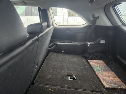 Used 2019 Toyota Highlander XLE image 9