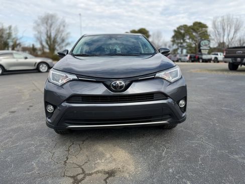 Used 2018 Toyota RAV4 XLE image 4