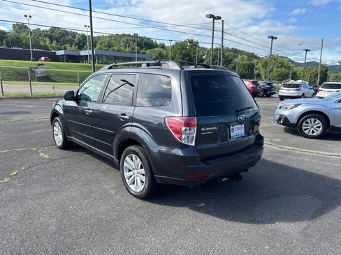Used 2013 Subaru Forester 2.5X Premium w/ All-Weather Pkg AWD/4WD image 6