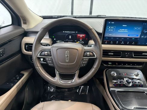 Used 2022 Lincoln Nautilus FWD w/ Premium Package image 24